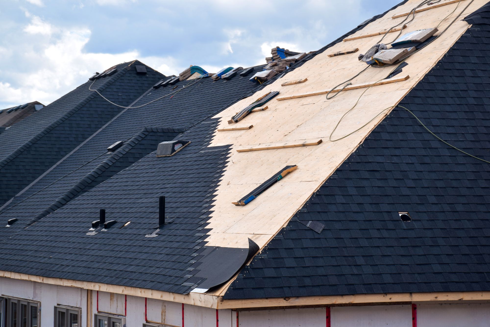 Everett residential roofing service for older homes and waterfront weather